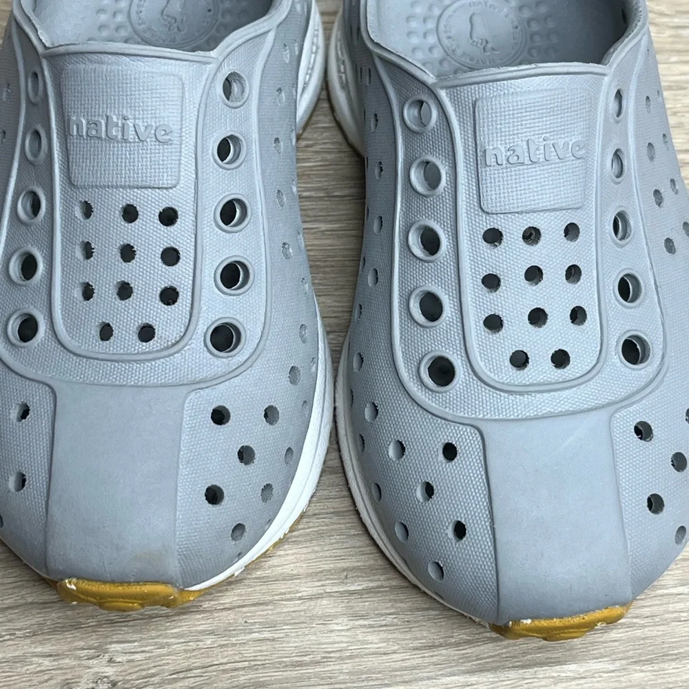 Native BOY'S ROBBIE SUGARLITE Sneaker | Kids Size C6